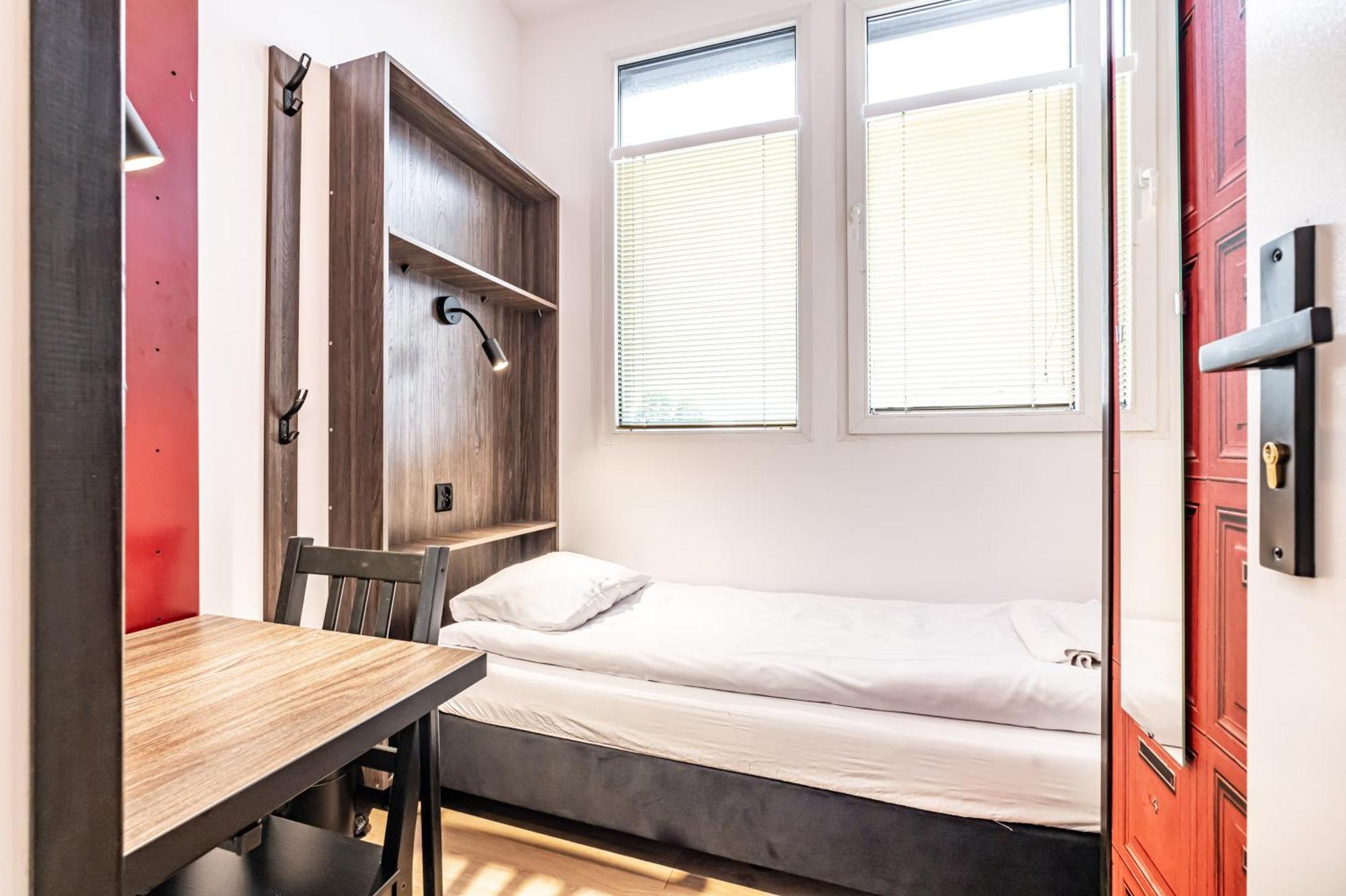 Vola Hostel Warsaw Luaran gambar
