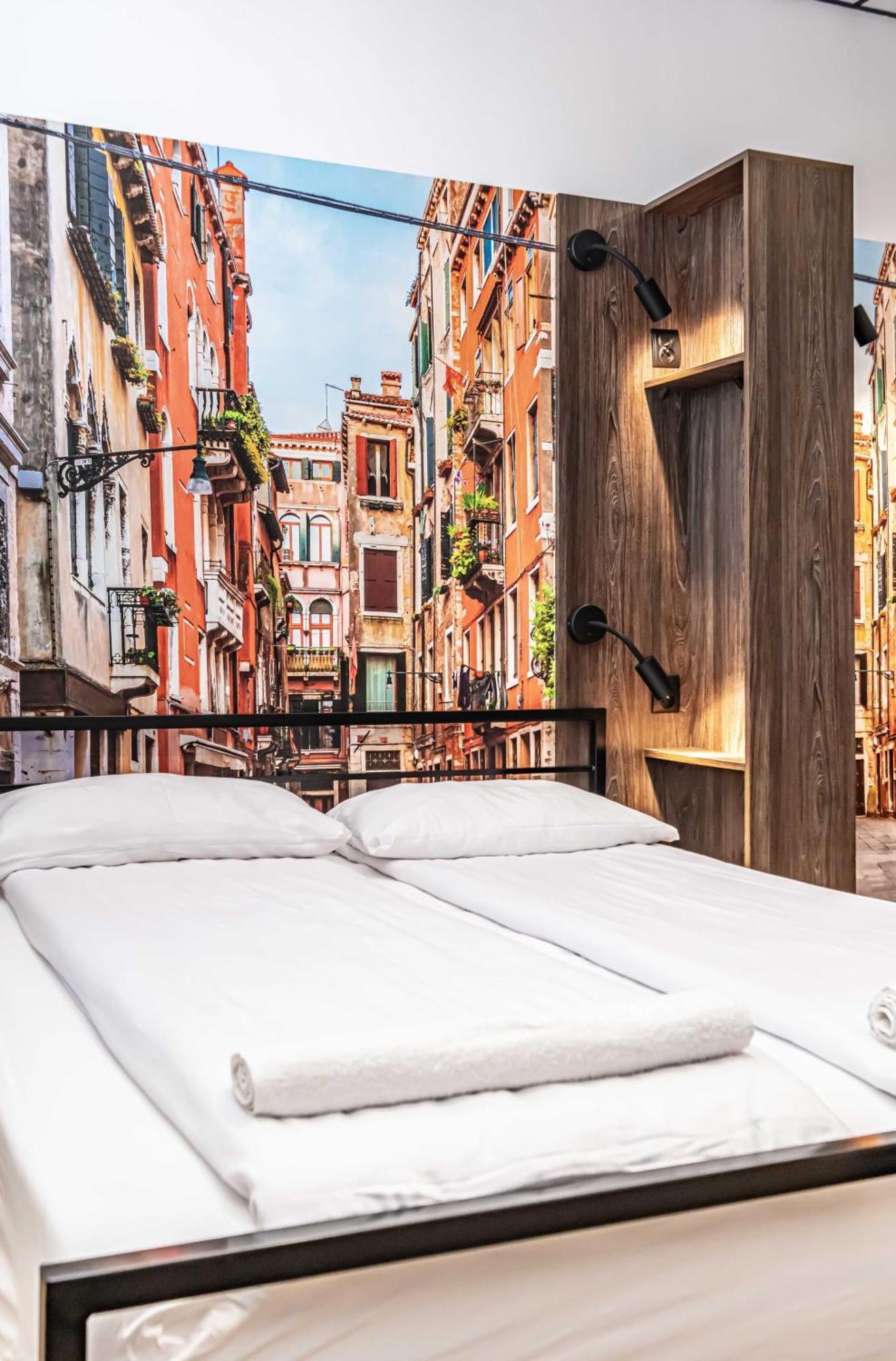Vola Hostel Warsaw Luaran gambar