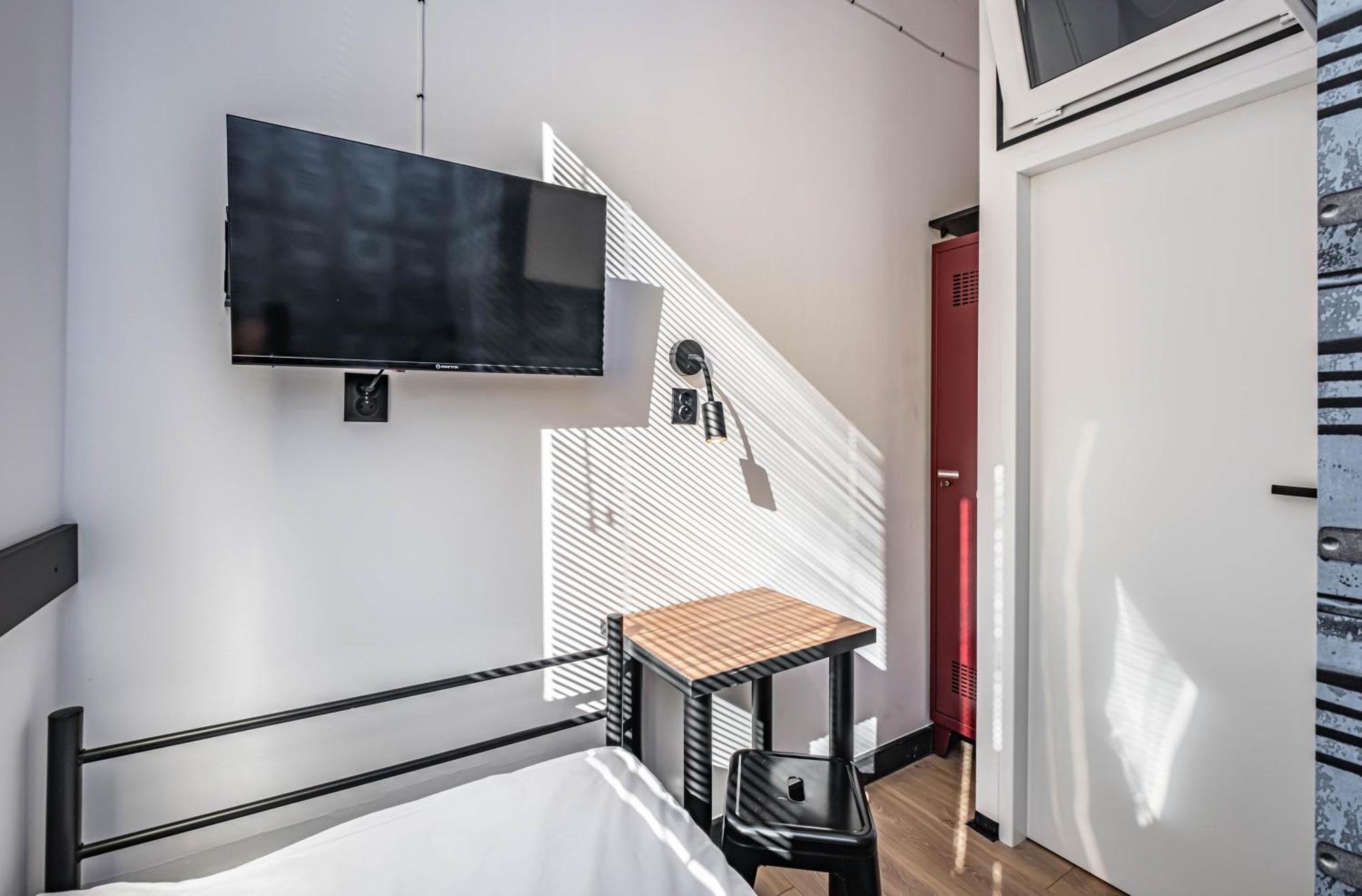 Vola Hostel Warsaw Luaran gambar