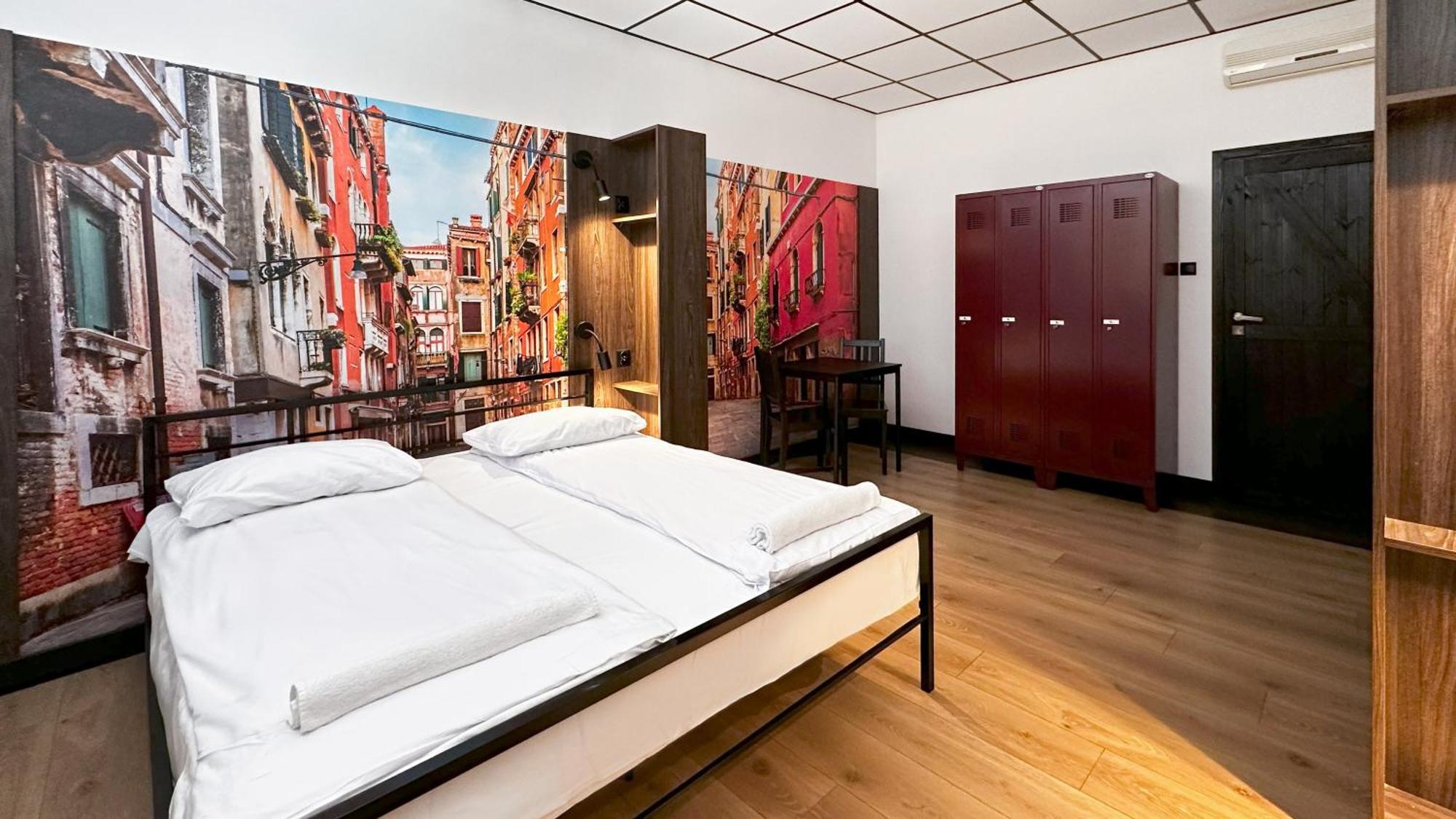 Vola Hostel Warsaw Luaran gambar